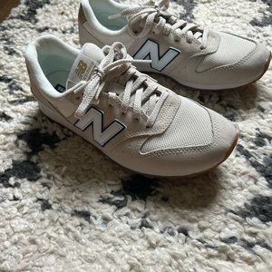 New Balance Sneakers Sz 8